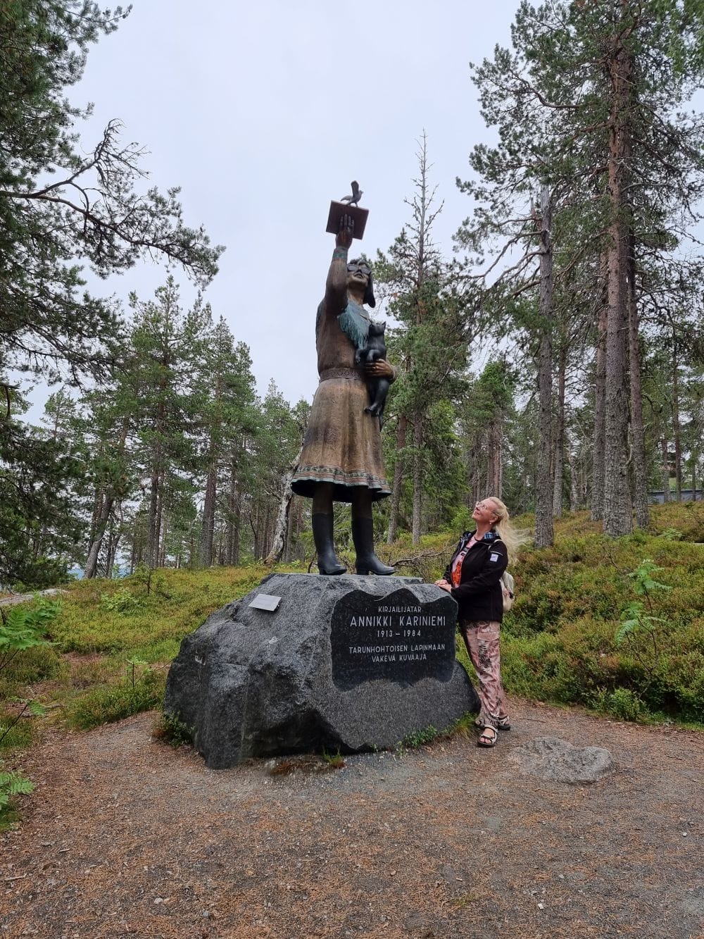 Annikki Karinimen patsas
